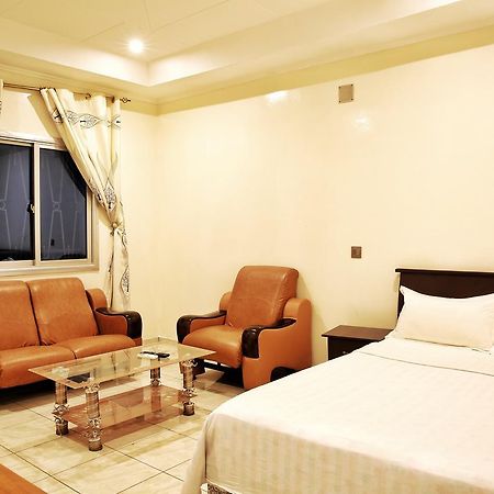 Shanghai Hotel NʼDjamena Eksteriør bilde