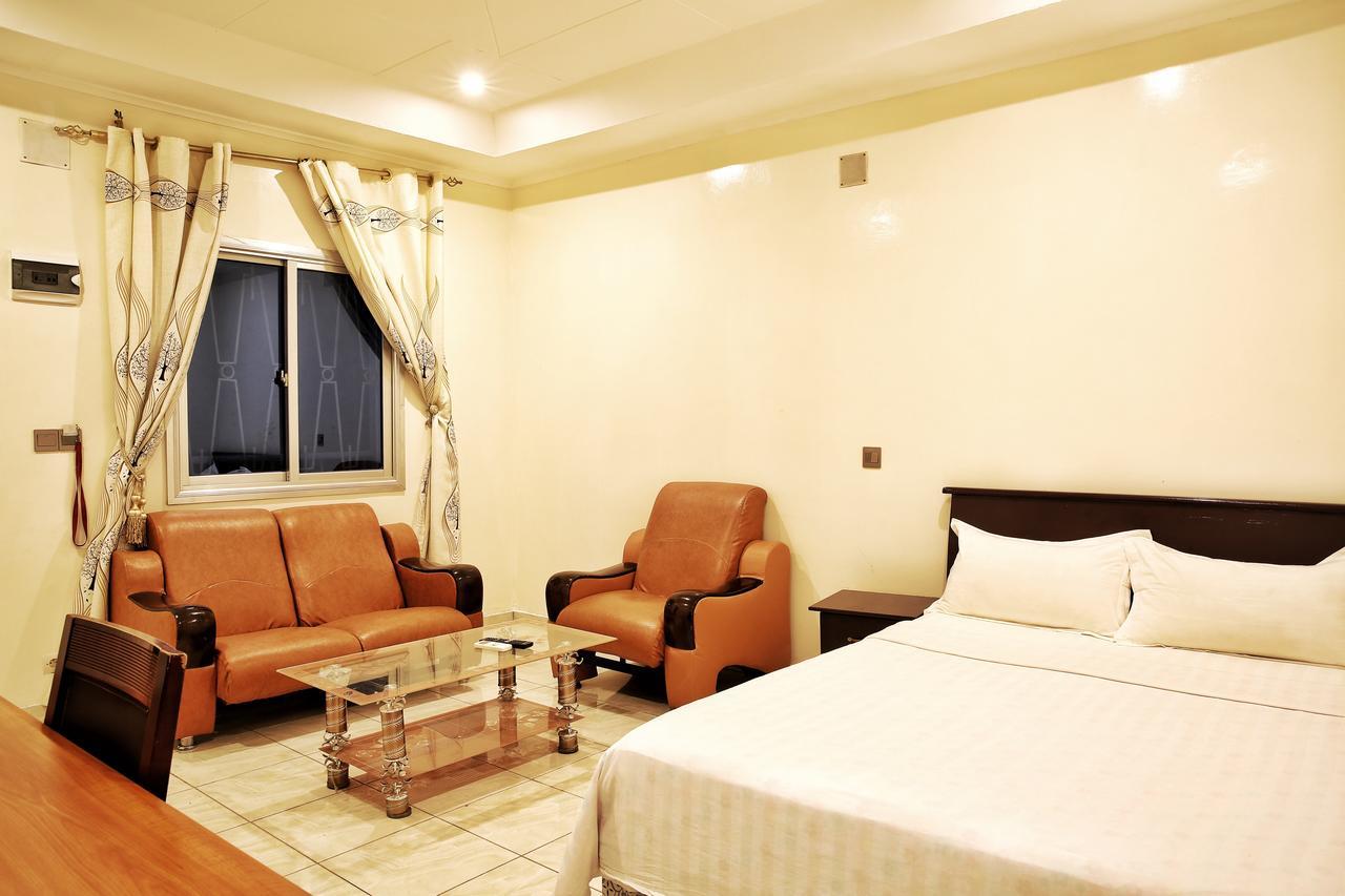Shanghai Hotel NʼDjamena Eksteriør bilde