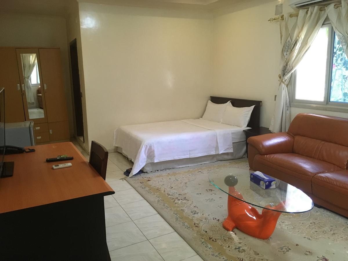 Shanghai Hotel NʼDjamena Eksteriør bilde